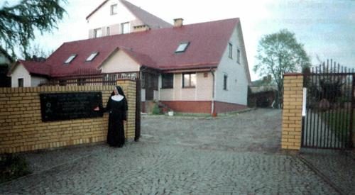 Dom Pomocy Społecznej dziś - od strony ulicy